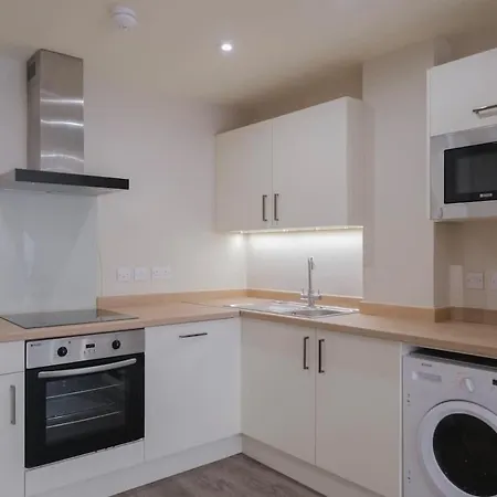 Charming 1-bedroom In Leeds Centre Perfect For Couples Or Solo Travelers * Лідс