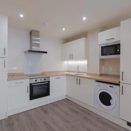 Charming 1-bedroom In Leeds Centre Perfect For Couples Or Solo Travelers Apartment