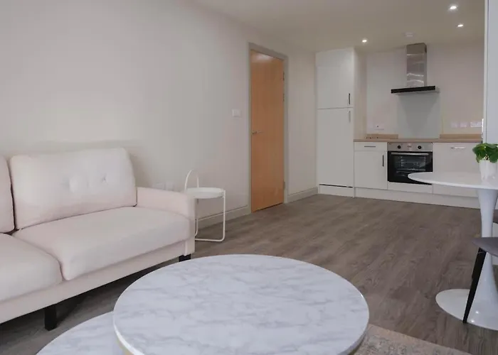 Charming 1-bedroom In Leeds Centre Perfect For Couples Or Solo Travelers Лідс